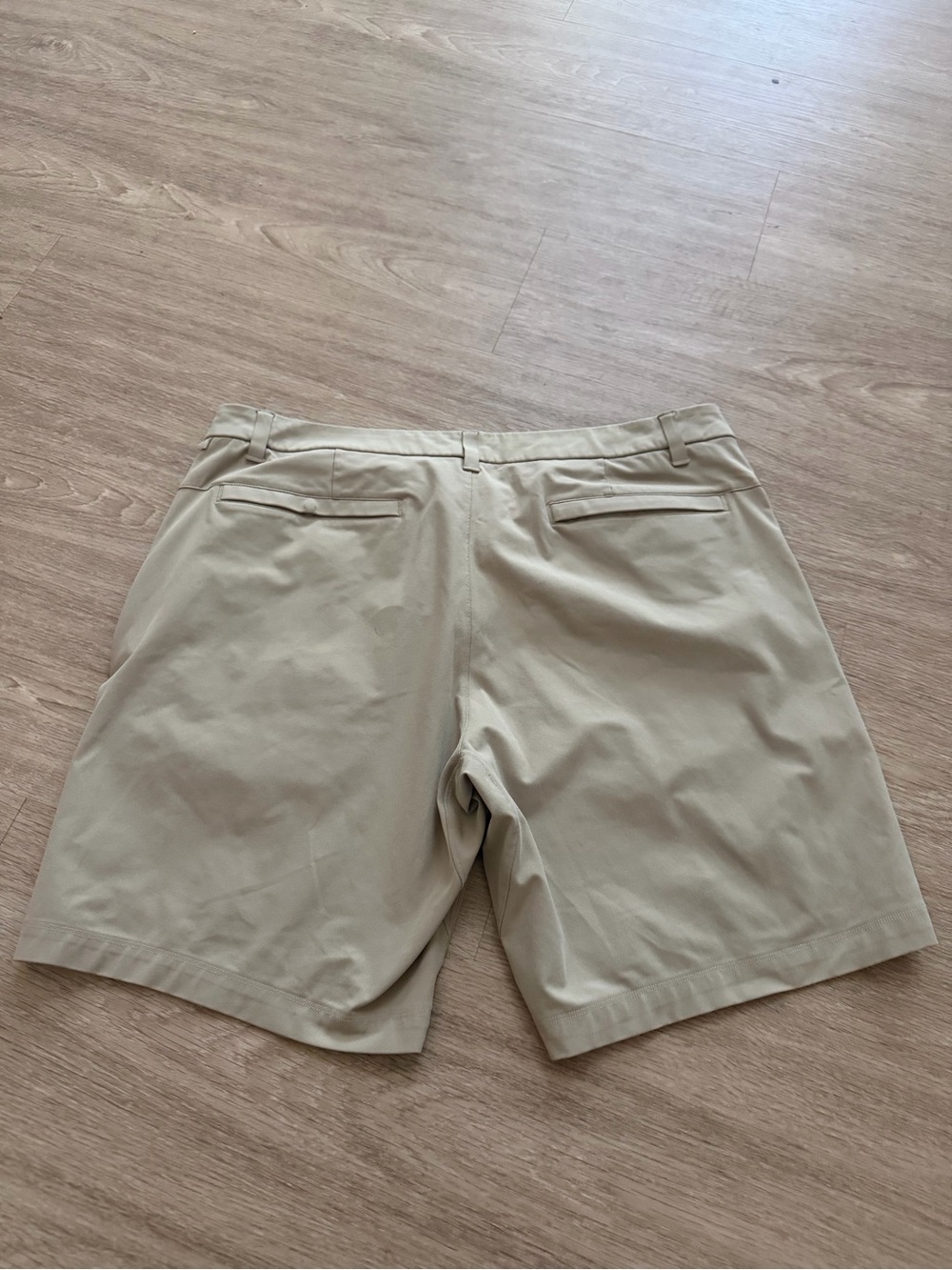 Lululemon Commission Golf Shorts Tan Khaki Warpstreme athletic size 36 - Picture 2 of 4